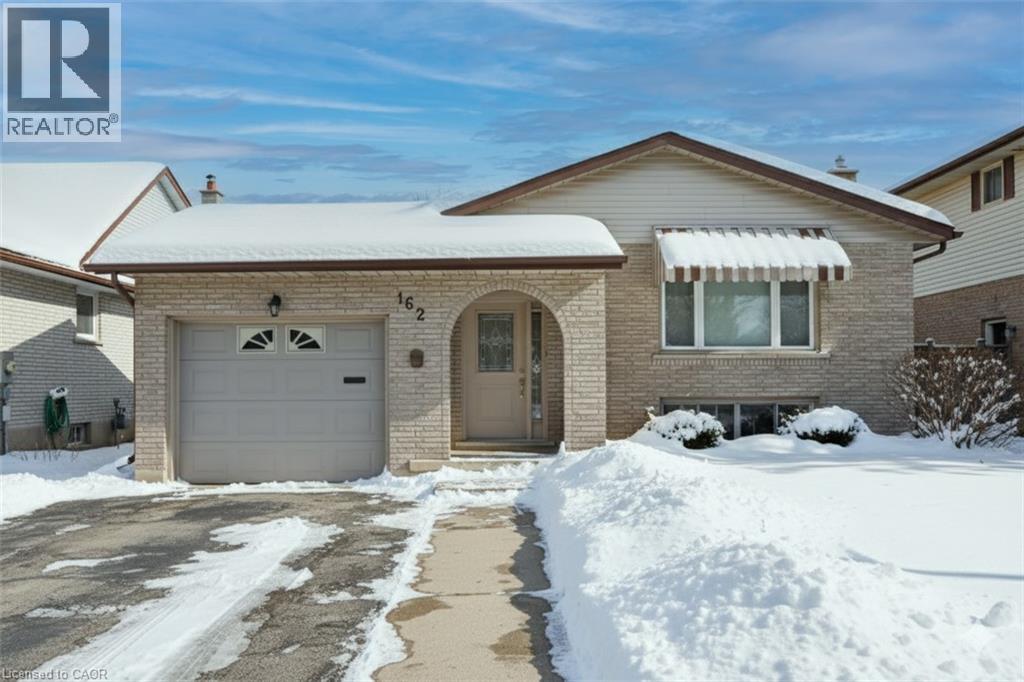 162 The Country Way, Kitchener, Ontario  N2E 2L2 - Photo 1 - 40779215