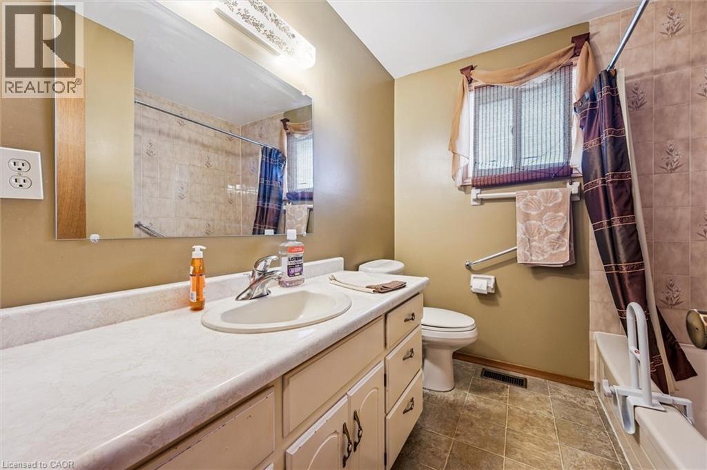 162 The Country Way, Kitchener, Ontario  N2E 2L2 - Photo 11 - 40779215