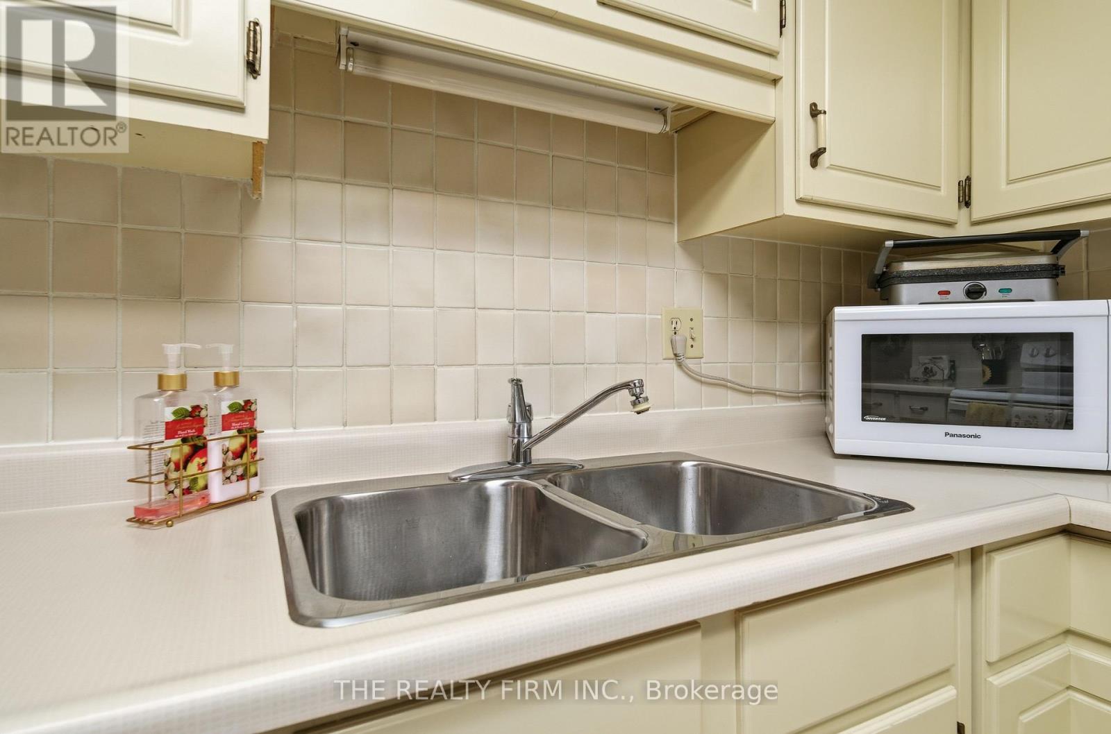 6 - 93 Pine Valley Gate, London South, Ontario  N6H 1L7 - Photo 15 - X12676334