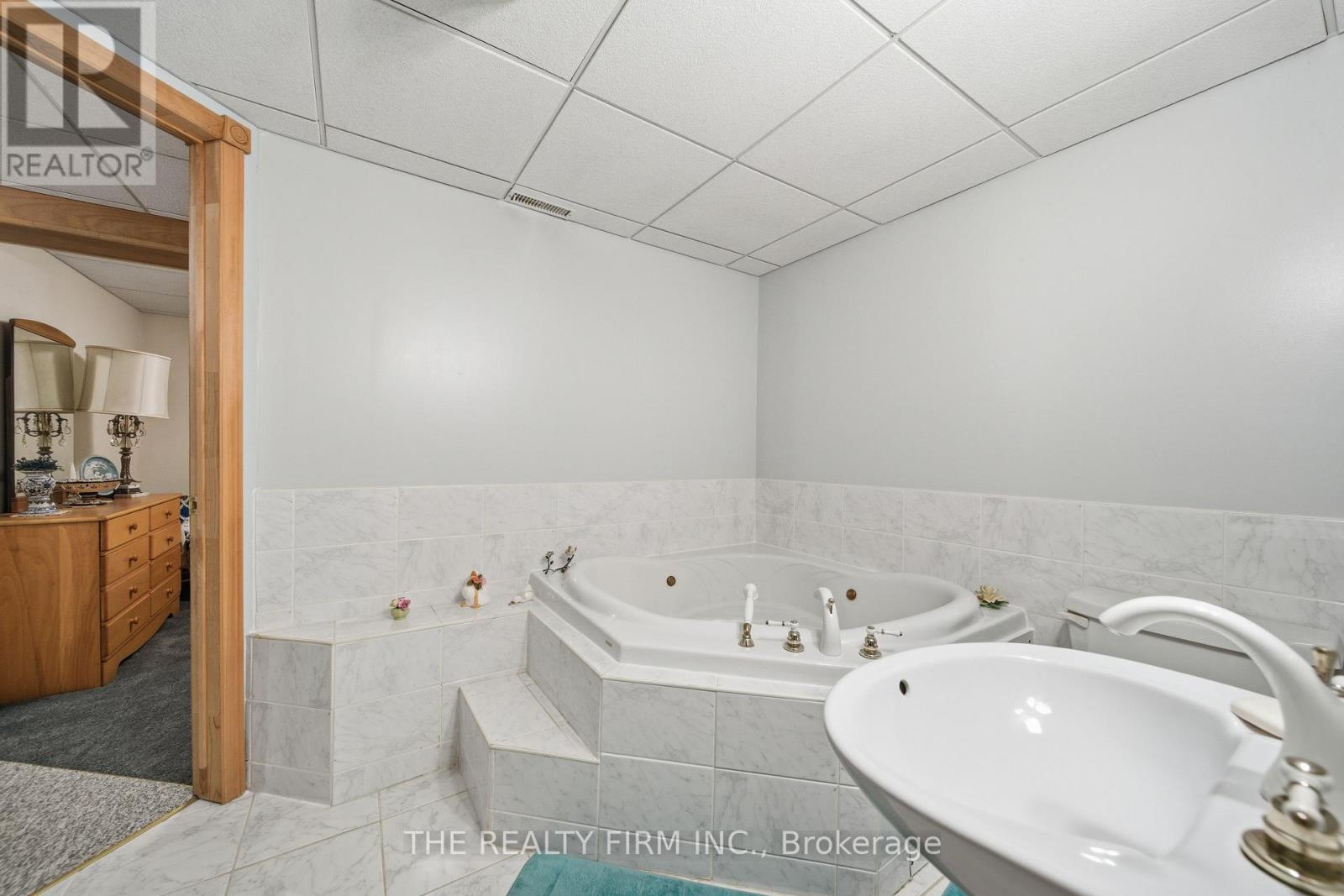 6 - 93 Pine Valley Gate, London South, Ontario  N6H 1L7 - Photo 28 - X12676334