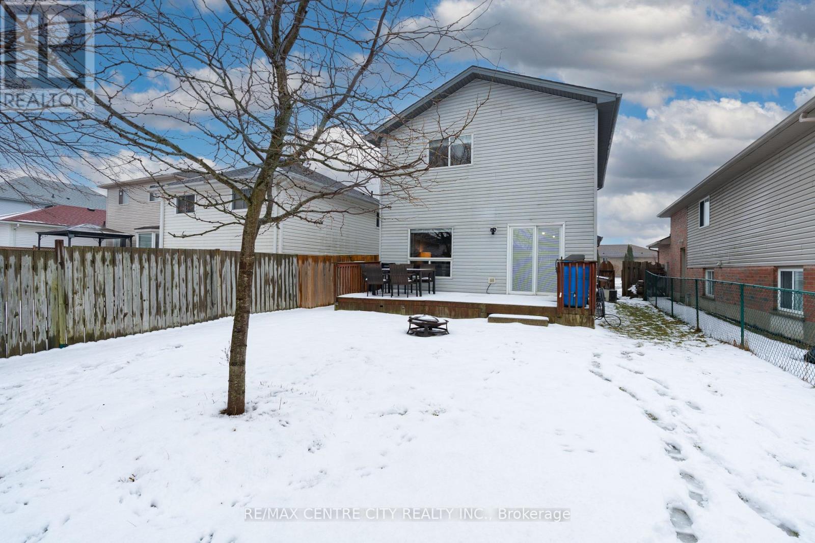 382 Chestnut Street, St. Thomas, Ontario  N5R 6C3 - Photo 3 - X12676372