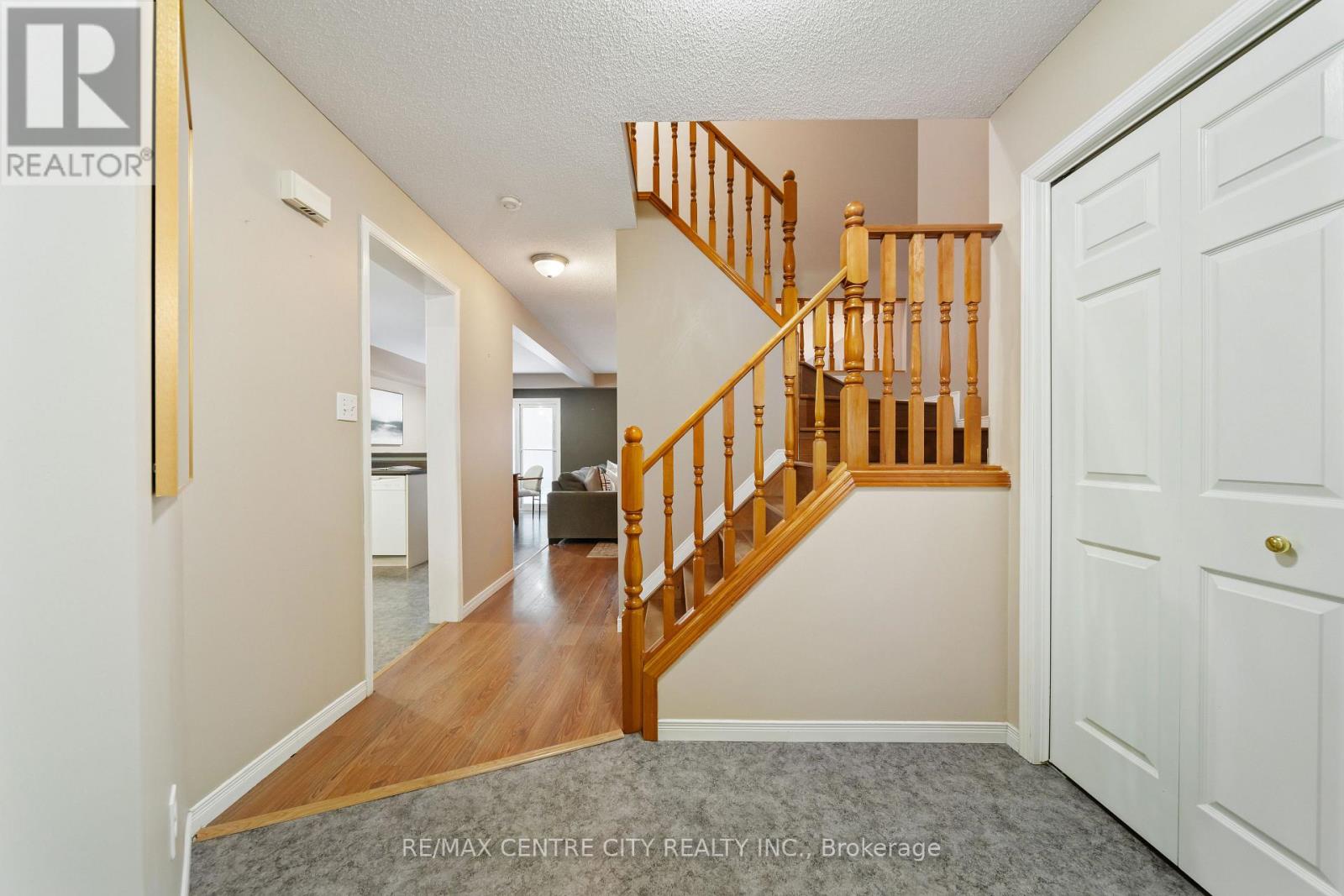 382 Chestnut Street, St. Thomas, Ontario  N5R 6C3 - Photo 4 - X12676372