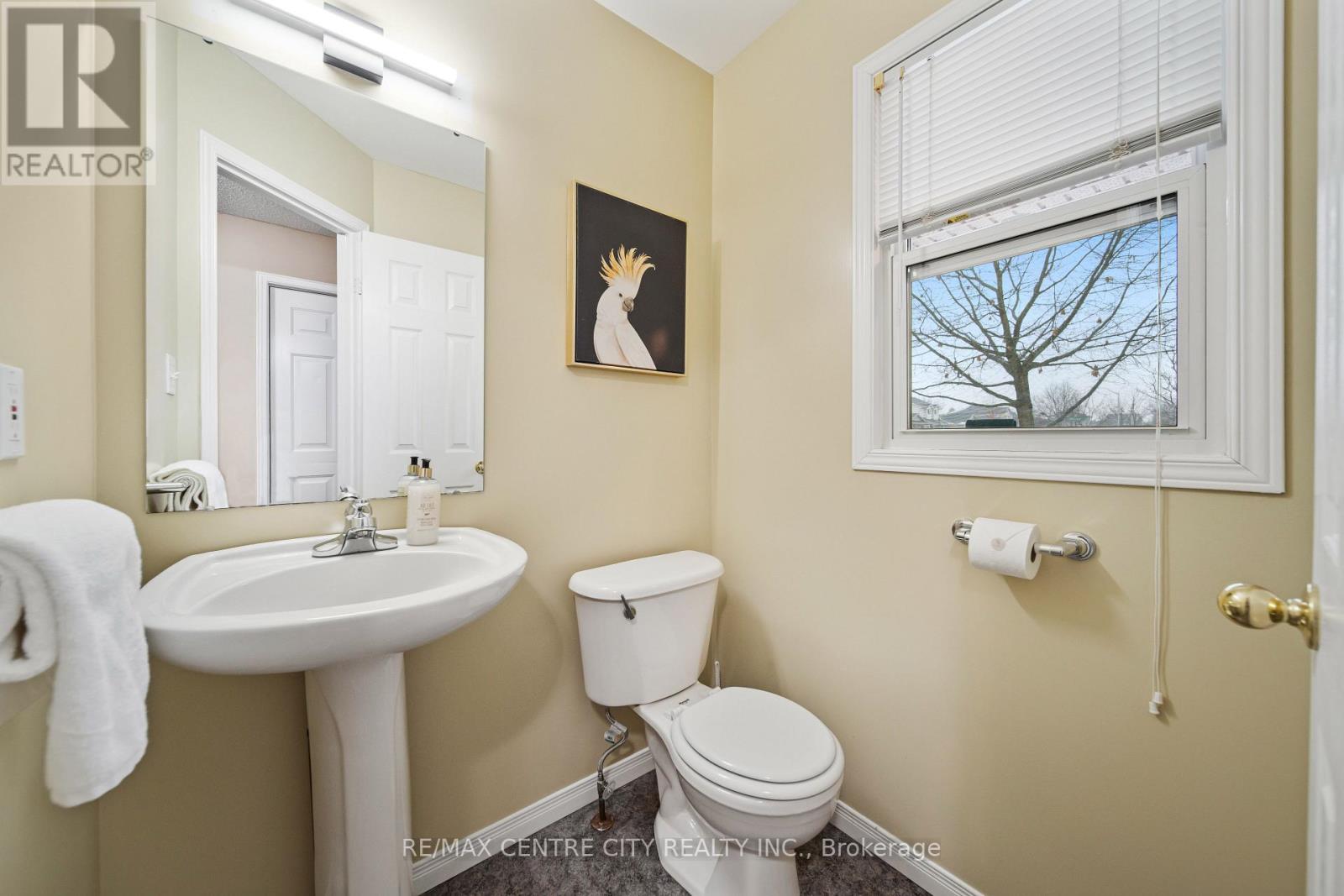 382 Chestnut Street, St. Thomas, Ontario  N5R 6C3 - Photo 6 - X12676372