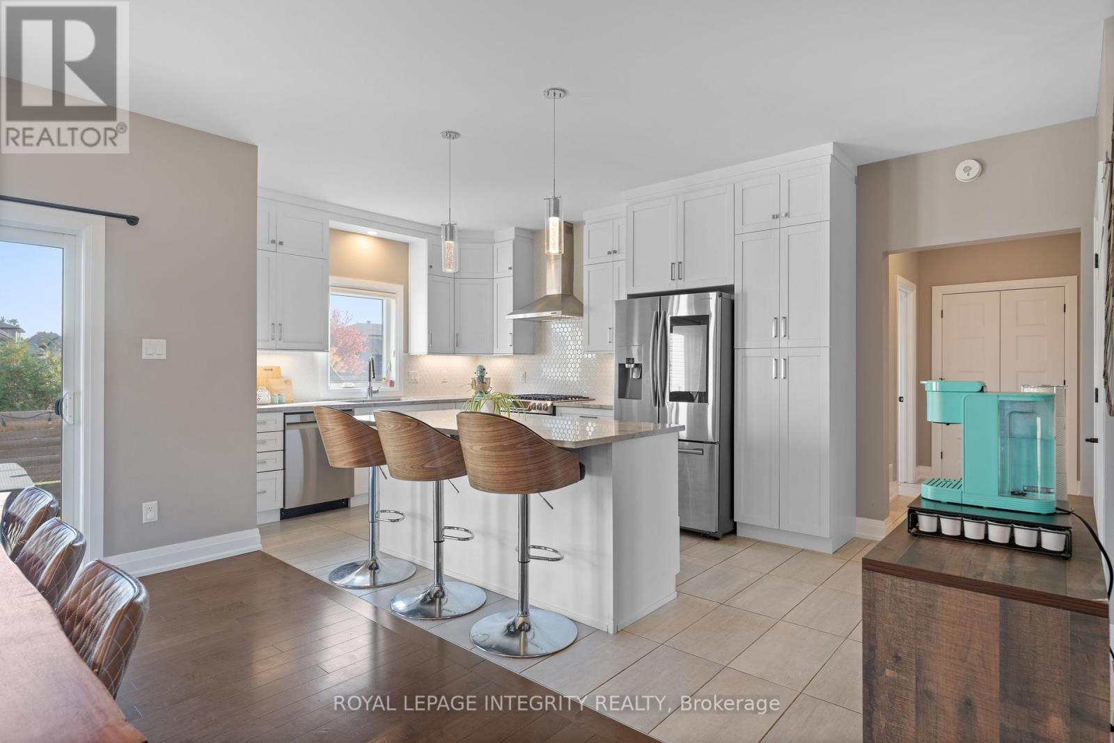 156 Lyon Street, Russell, Ontario  K0A 1W0 - Photo 3 - X12676412