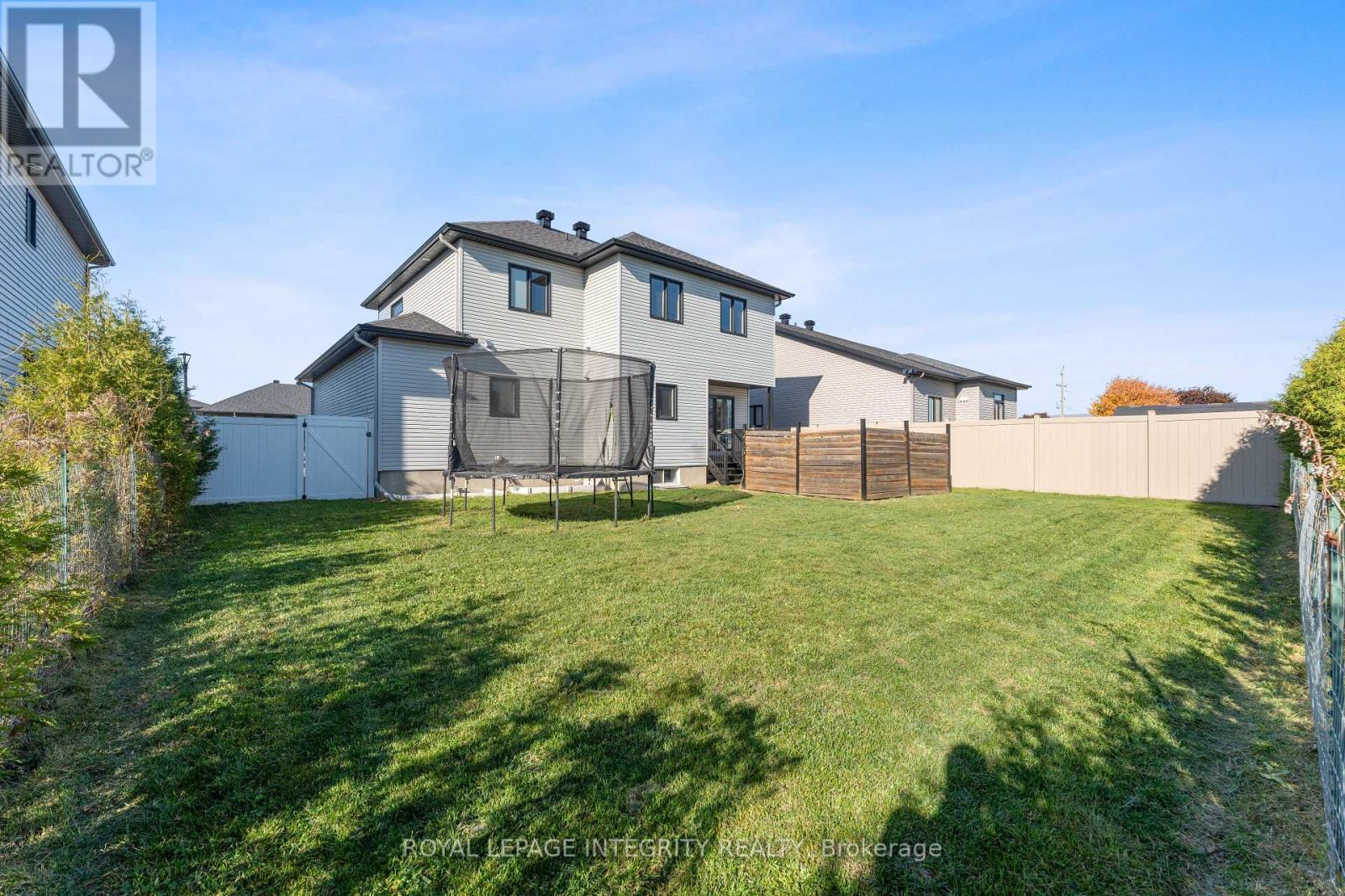 156 Lyon Street, Russell, Ontario  K0A 1W0 - Photo 32 - X12676412