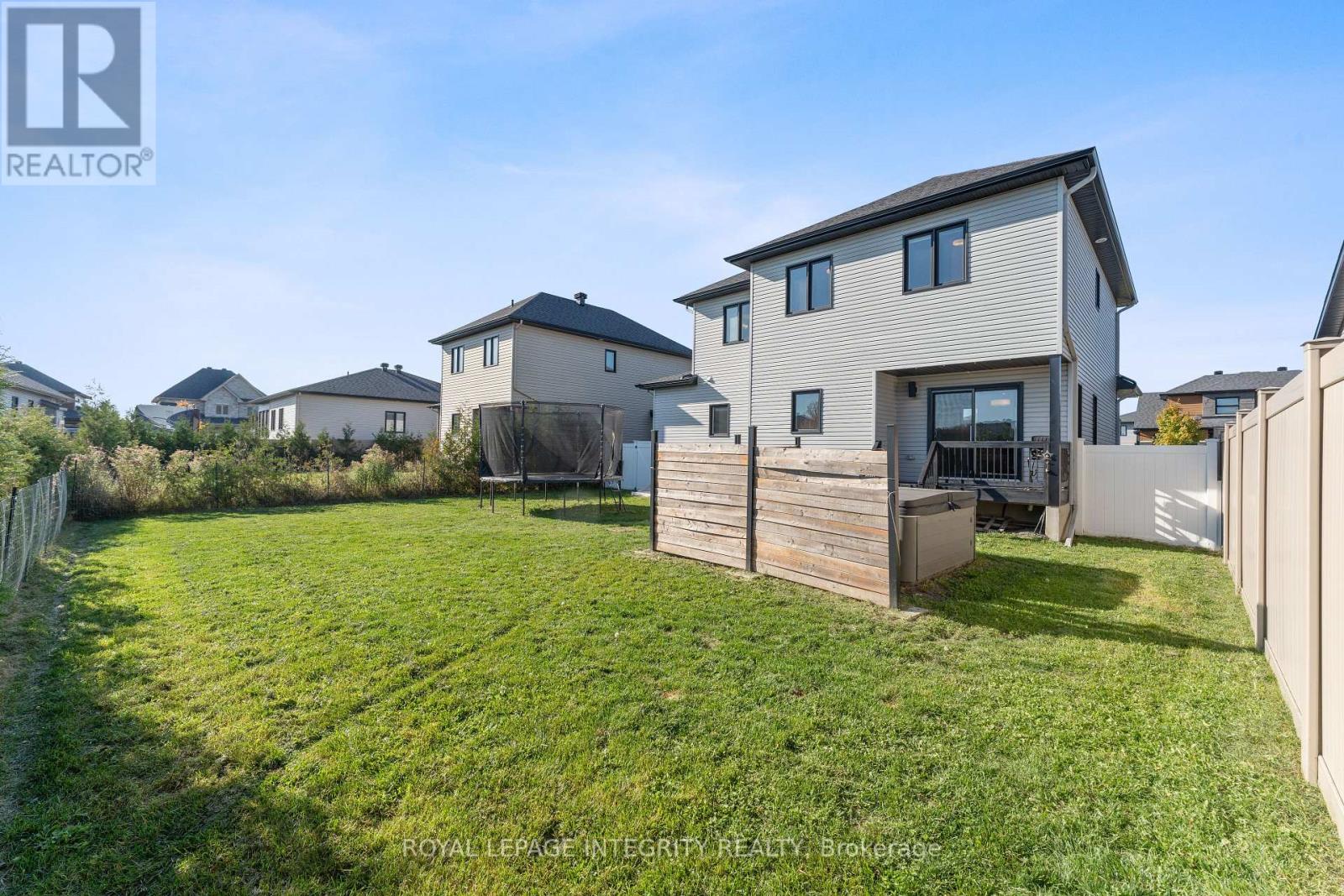 156 Lyon Street, Russell, Ontario  K0A 1W0 - Photo 33 - X12676412