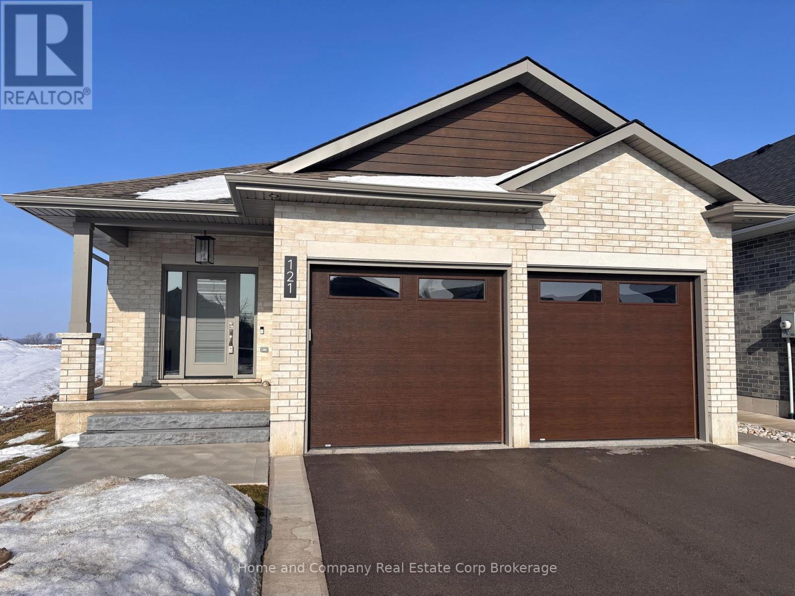 121 Glass Street, St. Marys, Ontario N4X 0C1 - Photo 1 - X12661970