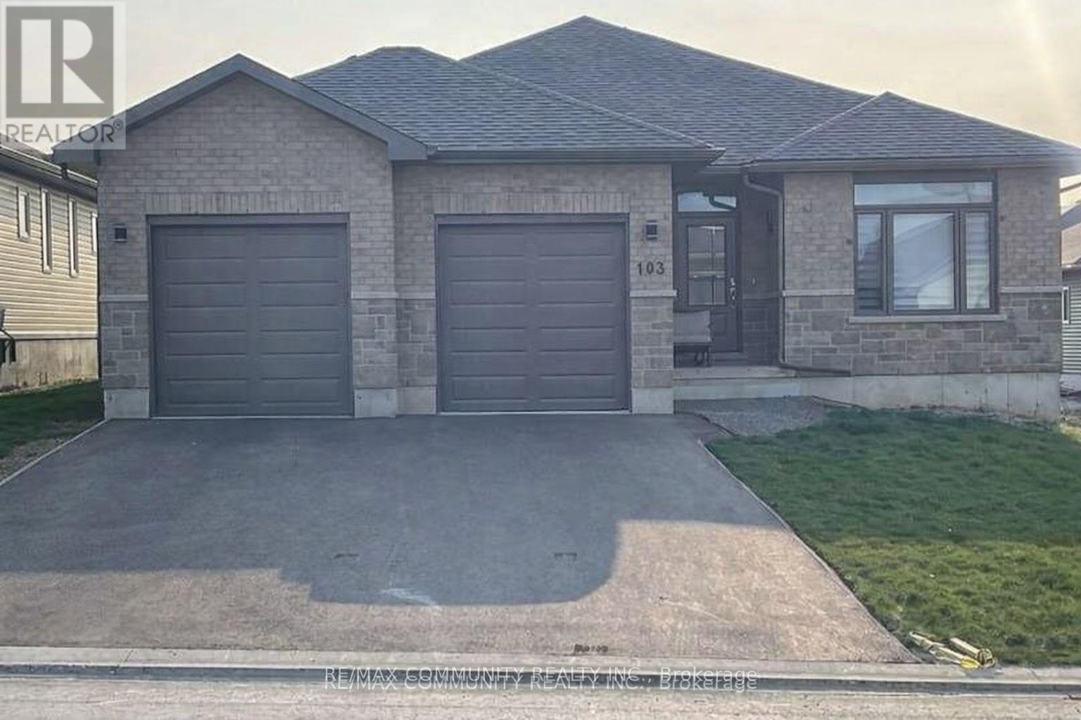 103 Northumberland Boulevard, Quinte West, Ontario  K8V 6W2 - Photo 1 - X12666276