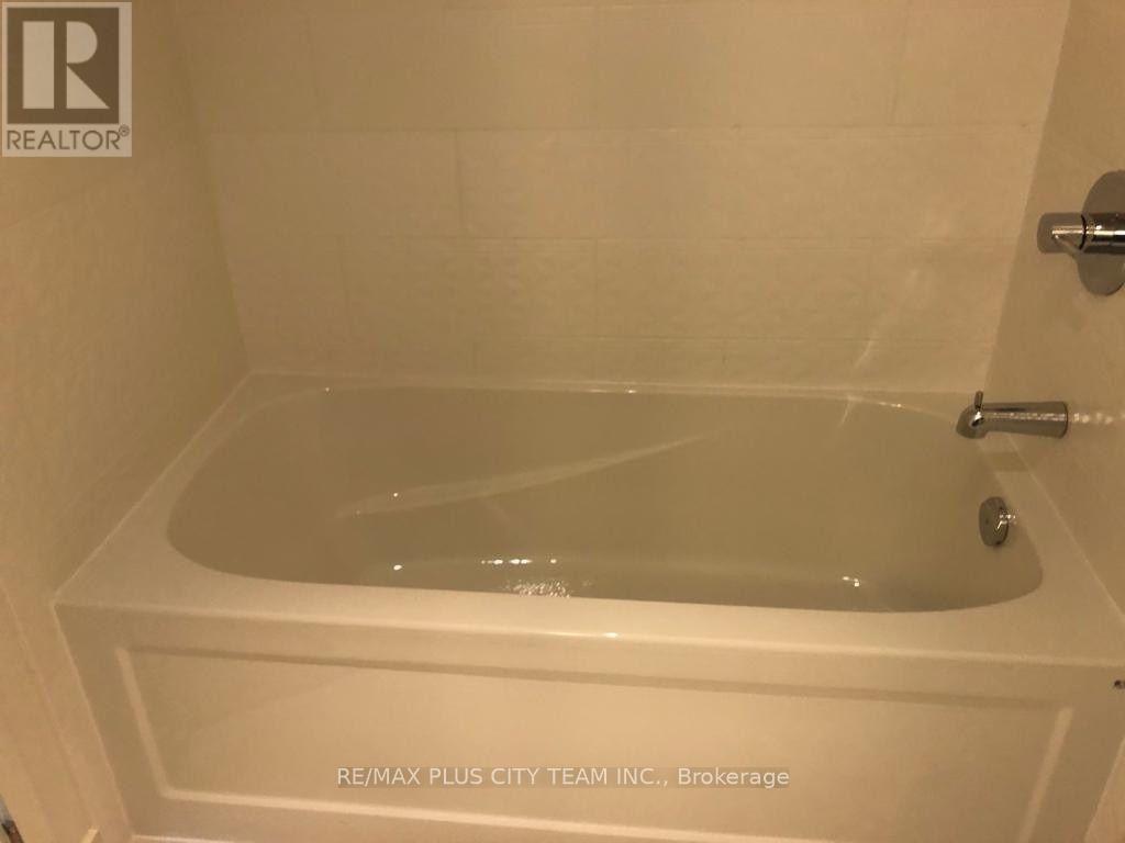 1001 - 2 Sonic Way, Toronto, Ontario  M3C 0P2 - Photo 12 - C12676278