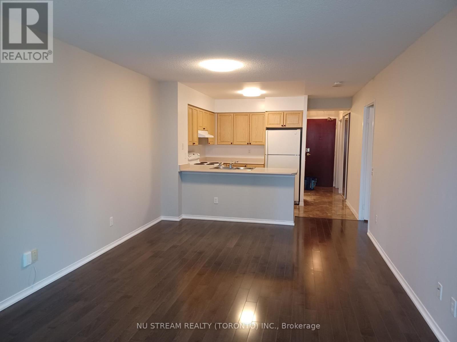 810 - 750 Bay Street, Toronto, Ontario  M5G 1N6 - Photo 4 - C12676374