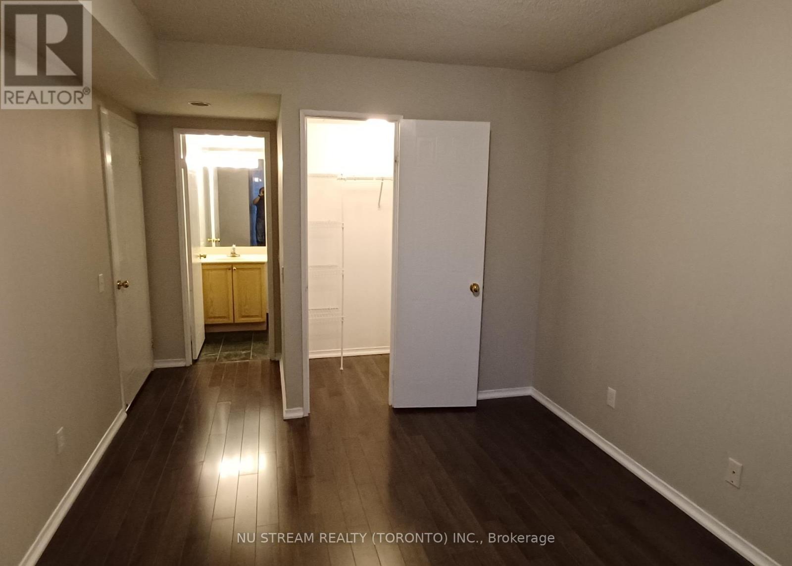 810 - 750 Bay Street, Toronto, Ontario  M5G 1N6 - Photo 7 - C12676374