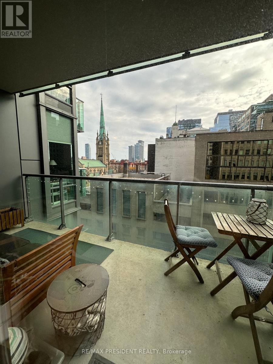 702 - 33 Lombard Street, Toronto, Ontario  M5C 3H8 - Photo 4 - C12676388