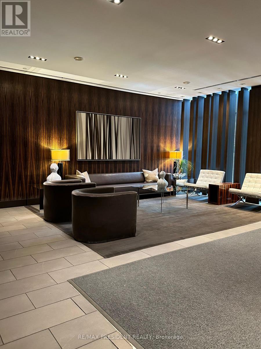 702 - 33 Lombard Street, Toronto, Ontario  M5C 3H8 - Photo 9 - C12676388