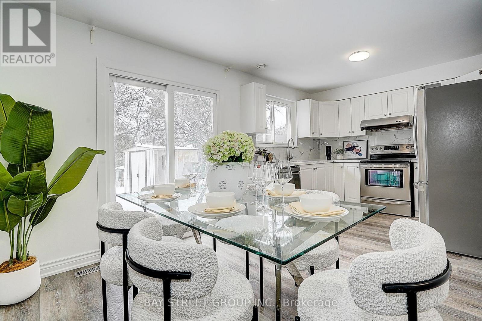 224 Hollyberry Trail, Toronto, Ontario  M2H 2P4 - Photo 10 - C12676390