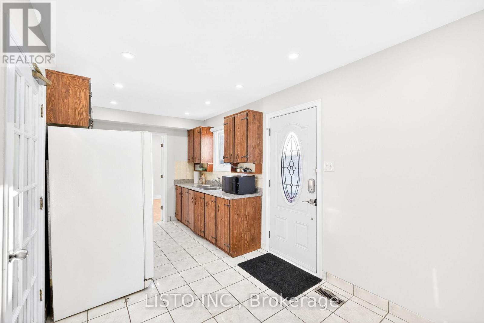 138 John Tabor Trail, Toronto, Ontario  M1B 2V2 - Photo 11 - E12676298