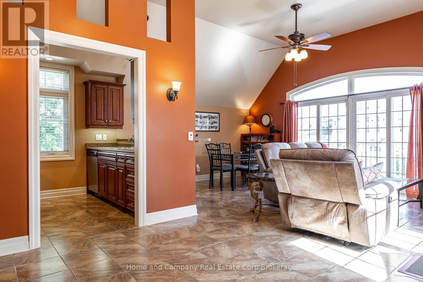 35 Thomas Street, St. Marys, Ontario  N4X 1A2 - Photo 5 - X12437429