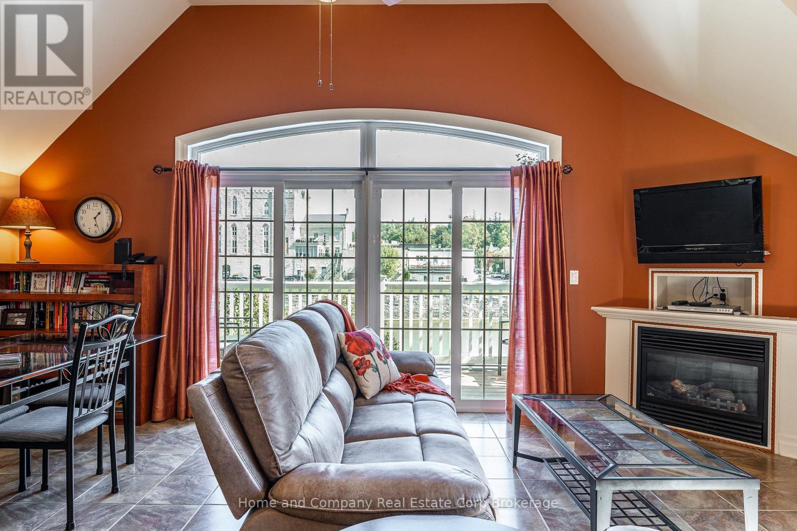 35 Thomas Street, St. Marys, Ontario  N4X 1A2 - Photo 4 - X12437429