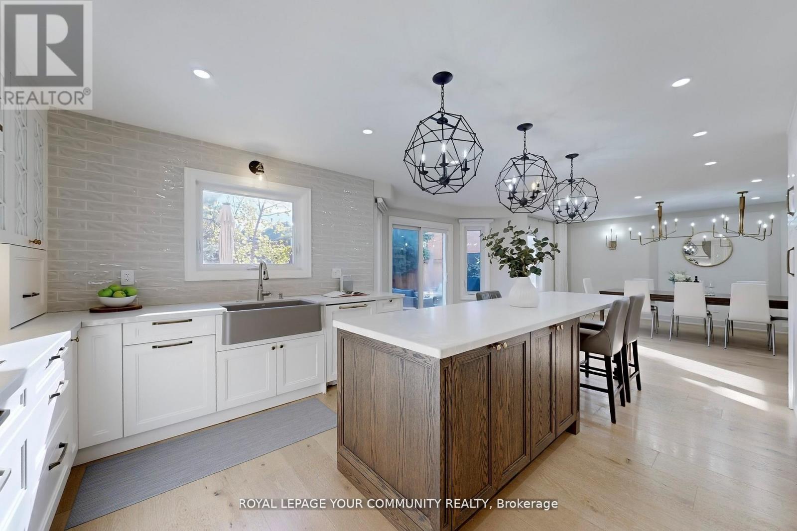 236 Thornway Avenue, Vaughan, Ontario  L4J 7X8 - Photo 10 - N12676286