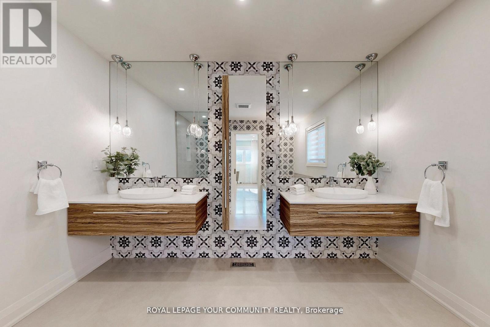 236 Thornway Avenue, Vaughan, Ontario  L4J 7X8 - Photo 17 - N12676286