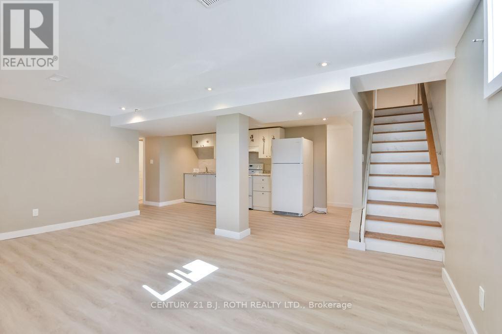 63 Davidson Street, Barrie (Wellington), Ontario  L4M 3S2 - Photo 11 - S12676350