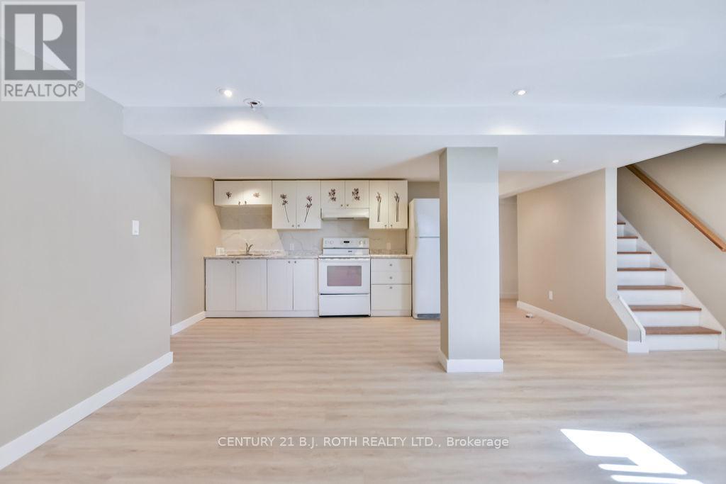 63 Davidson Street, Barrie (Wellington), Ontario  L4M 3S2 - Photo 12 - S12676350