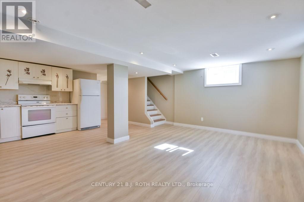 63 Davidson Street, Barrie (Wellington), Ontario  L4M 3S2 - Photo 13 - S12676350