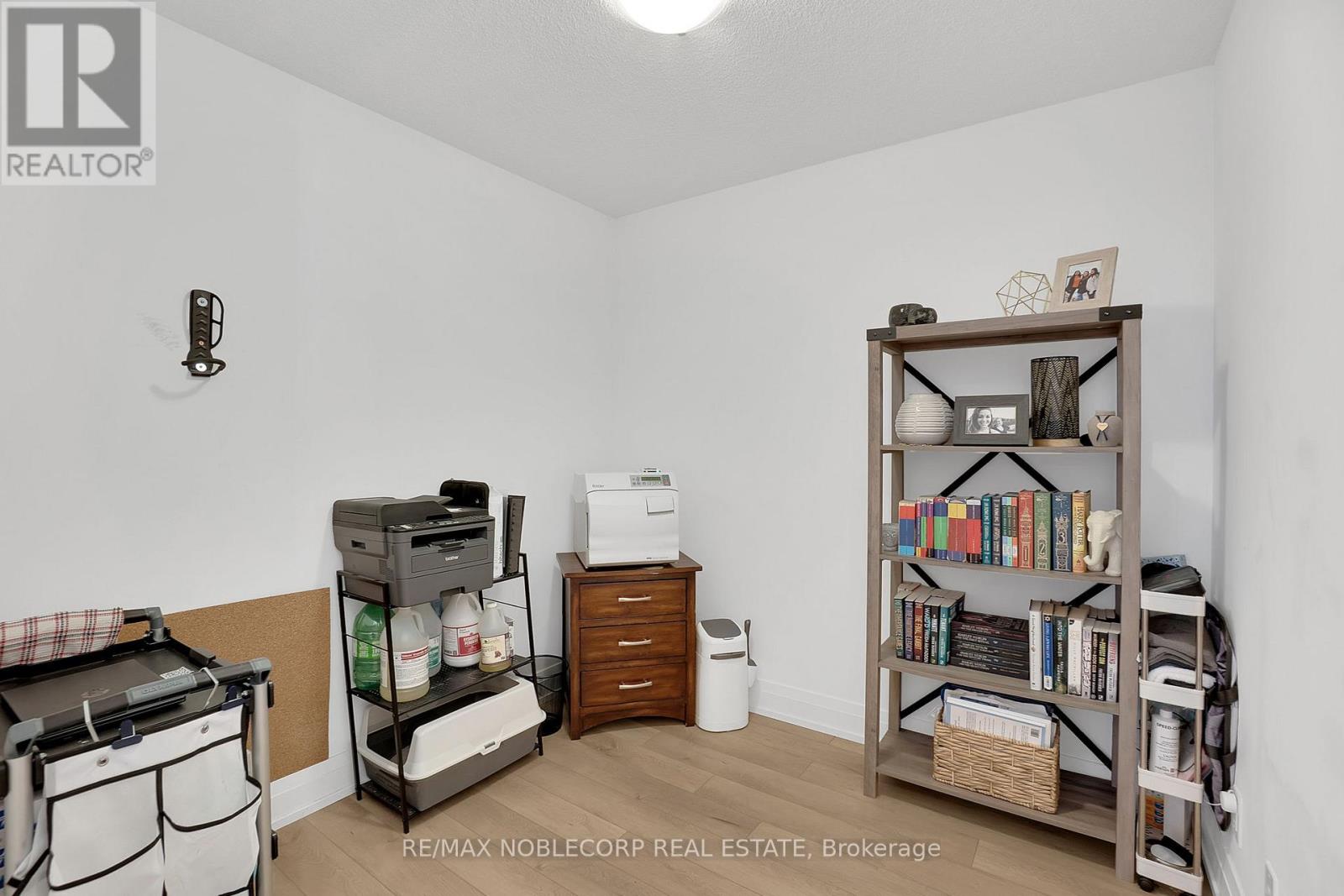 917 - 1060 Sheppard Avenue W, Toronto, Ontario M3J 0G7 - Photo 7 - W12671994