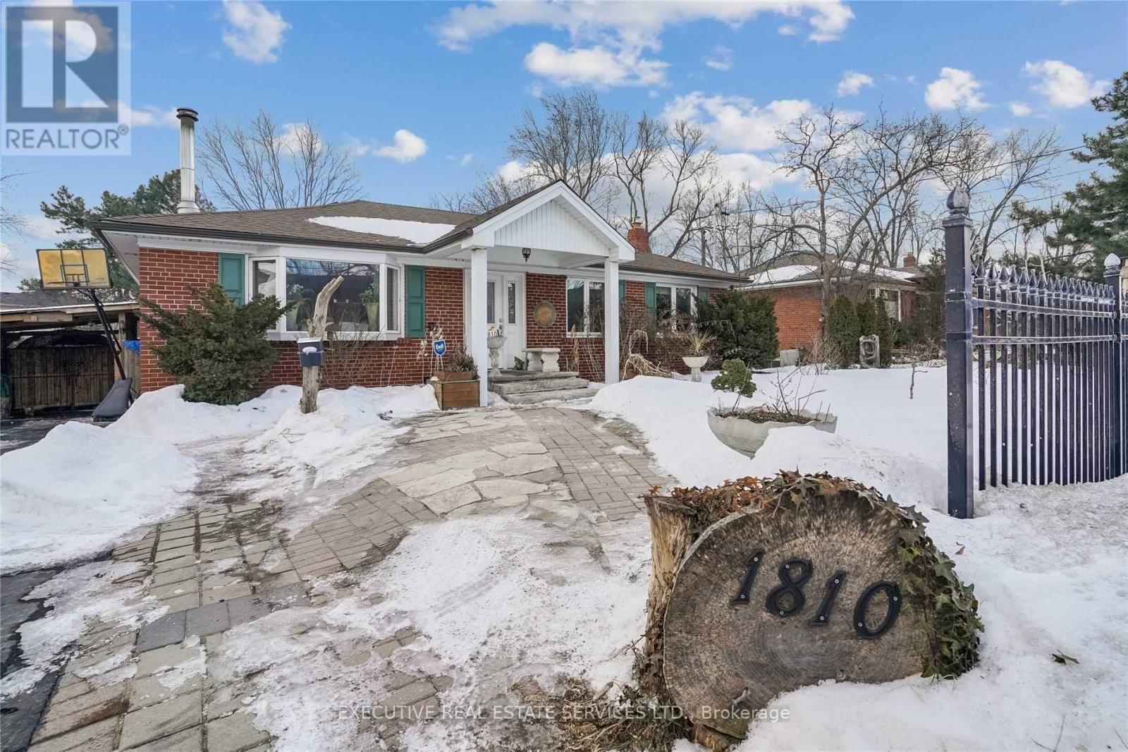 1810 SOUTH SHERIDAN WAY, Mississauga, Ontario