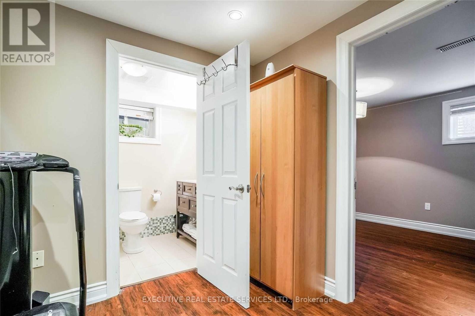 1810 South Sheridan Way, Mississauga, Ontario  L5J 2M2 - Photo 6 - W12676284