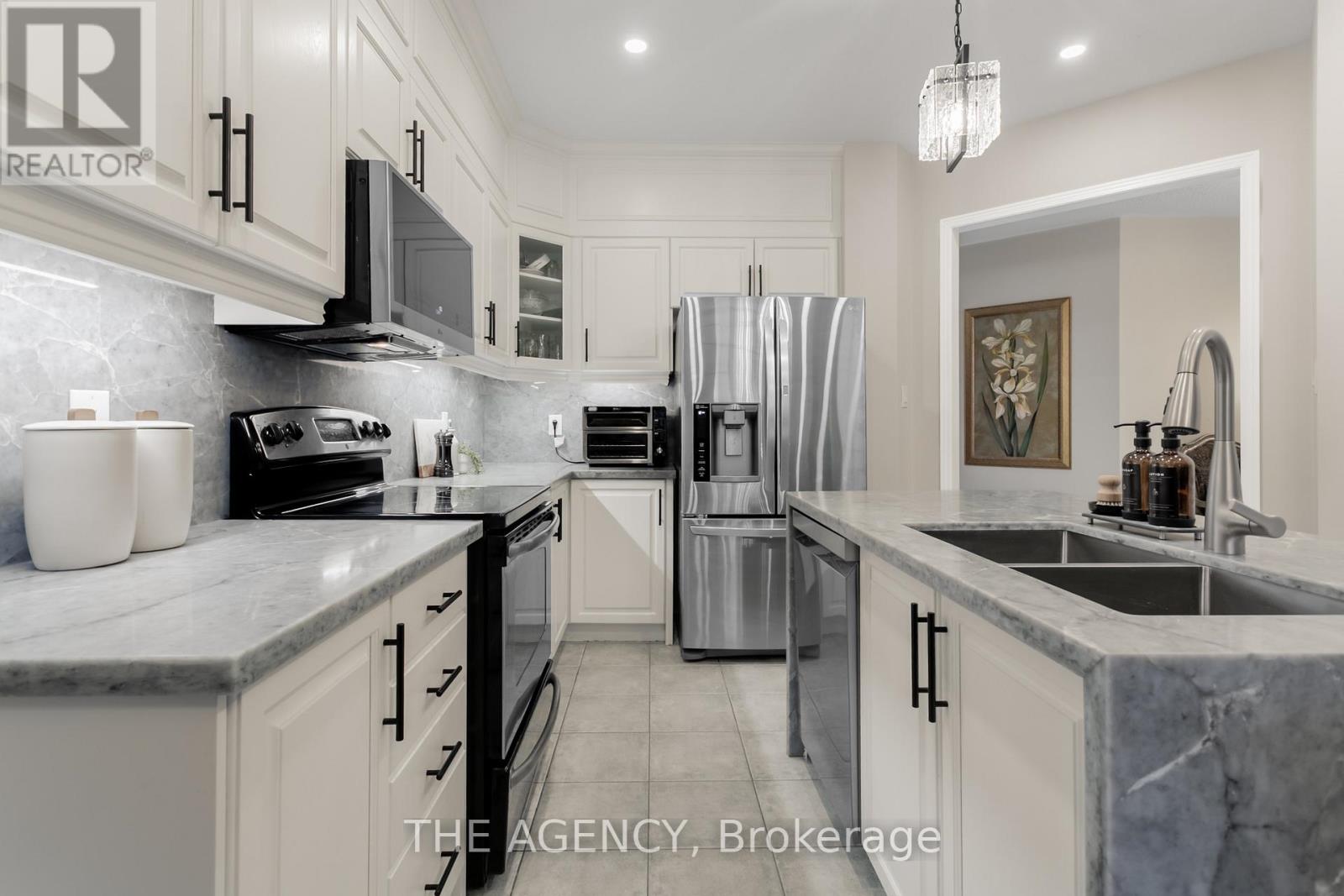 13 Smoothwater Street, Brampton, Ontario  L6R 2G2 - Photo 12 - W12676308