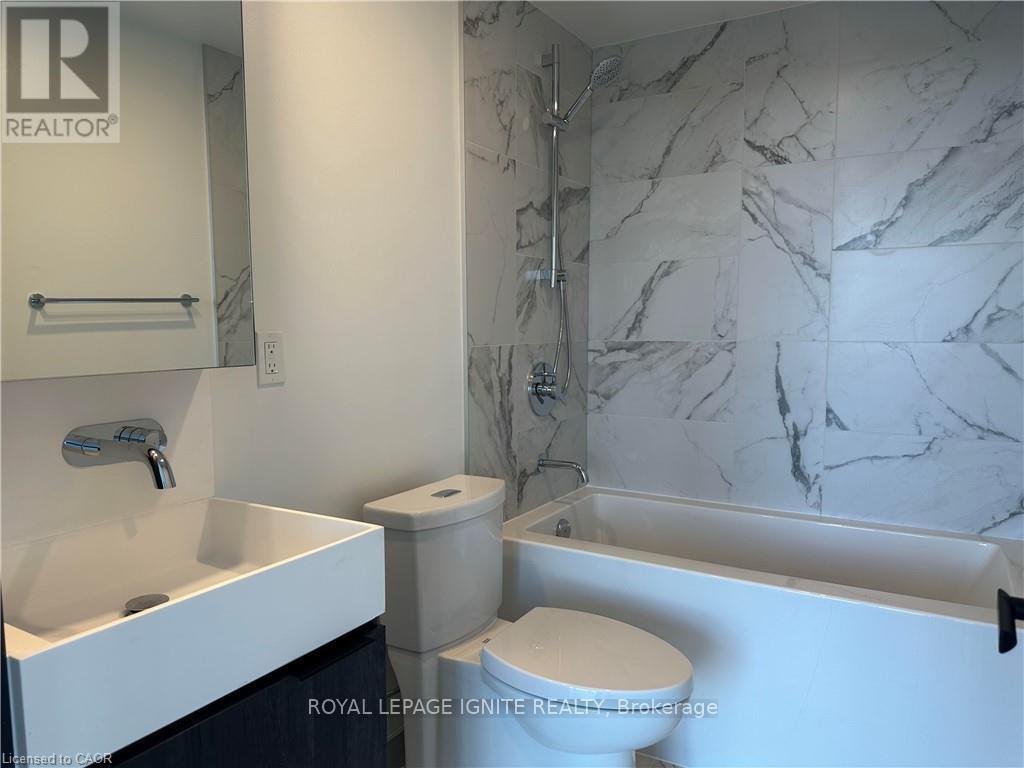 1702 - 370 Martha Street, Burlington, Ontario  L7R 0G9 - Photo 13 - W12676322