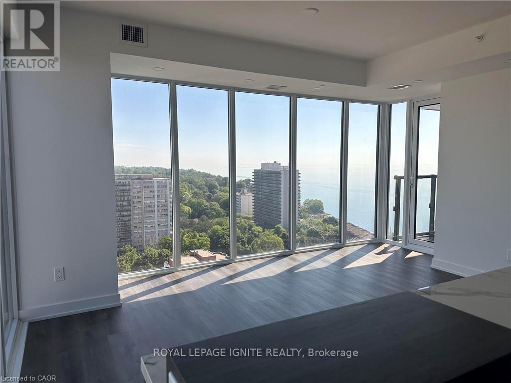 1702 - 370 Martha Street, Burlington, Ontario  L7R 0G9 - Photo 5 - W12676322
