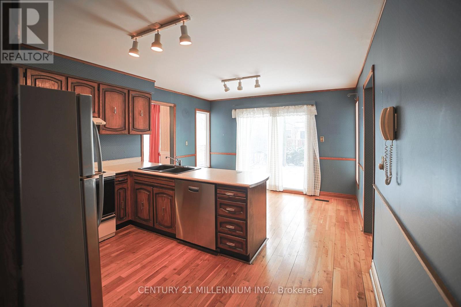 1281 Deer Run, Mississauga (Creditview), Ontario  L5C 3P8 - Photo 11 - W12676342