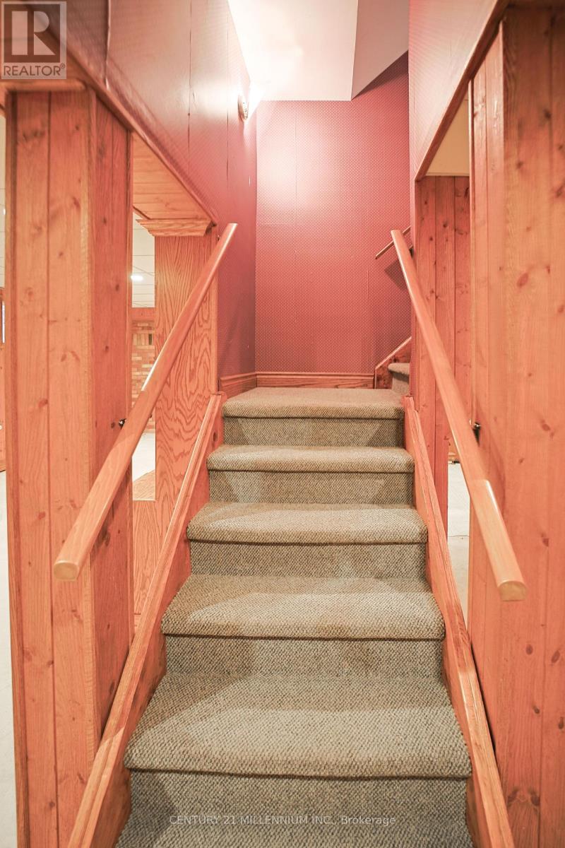 1281 Deer Run, Mississauga (Creditview), Ontario  L5C 3P8 - Photo 42 - W12676342