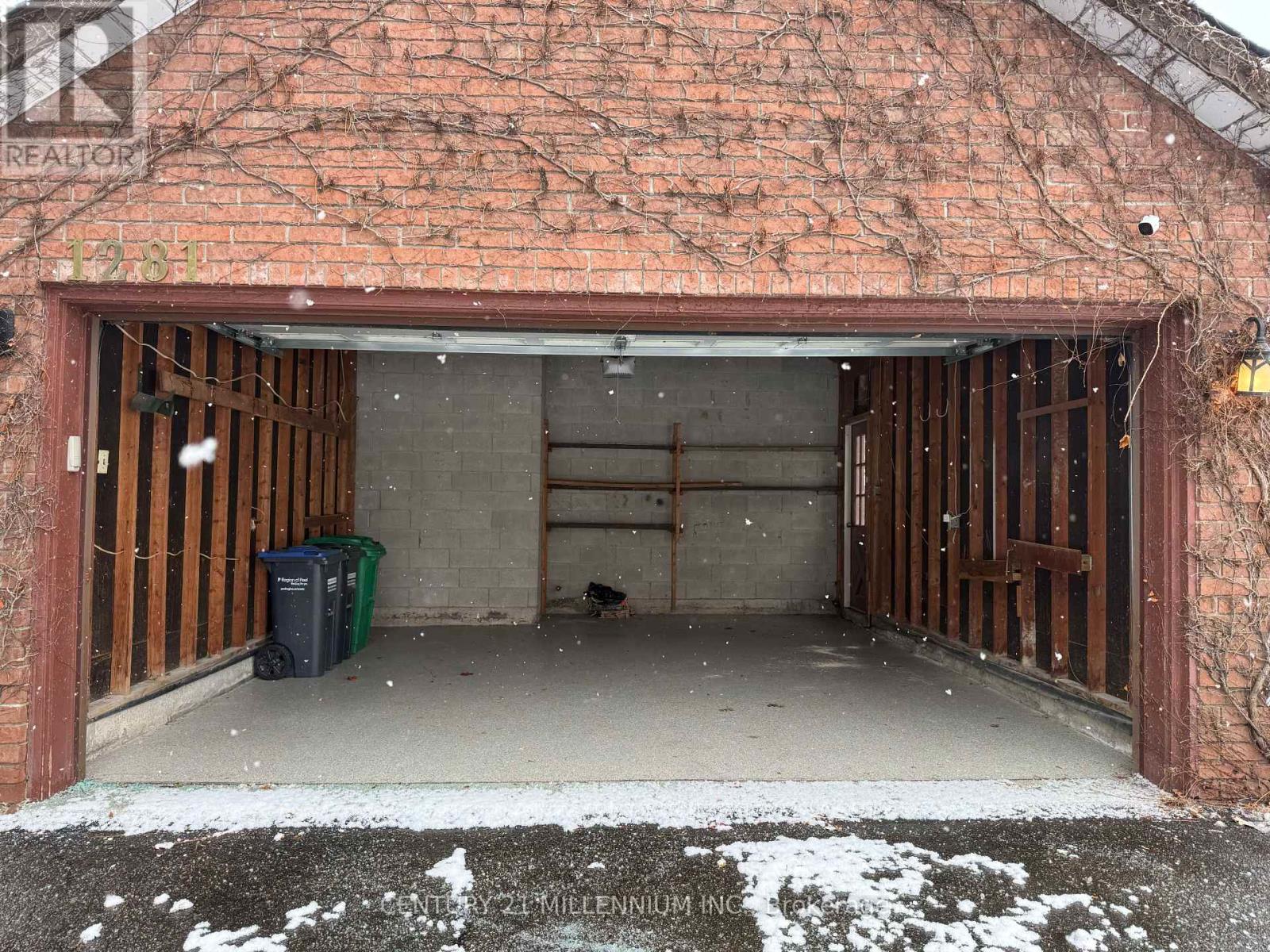 1281 Deer Run, Mississauga (Creditview), Ontario  L5C 3P8 - Photo 45 - W12676342