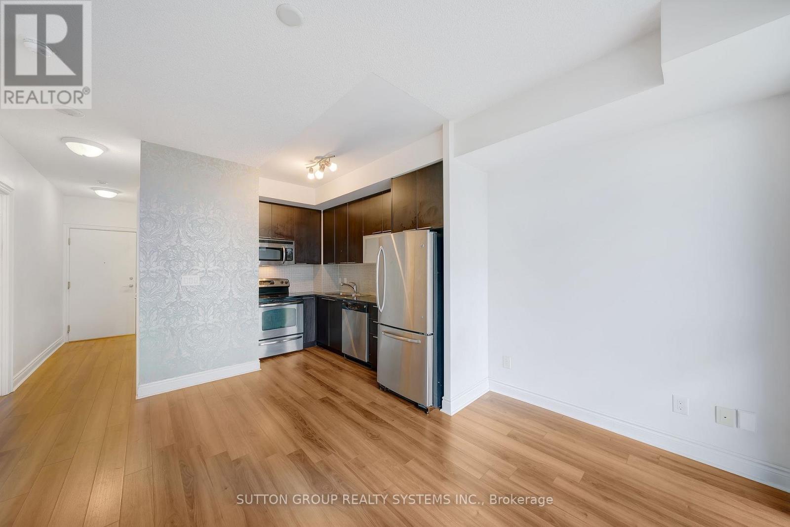 601 - 16 Brookers Lane, Toronto, Ontario  M8V 0A5 - Photo 8 - W12676344