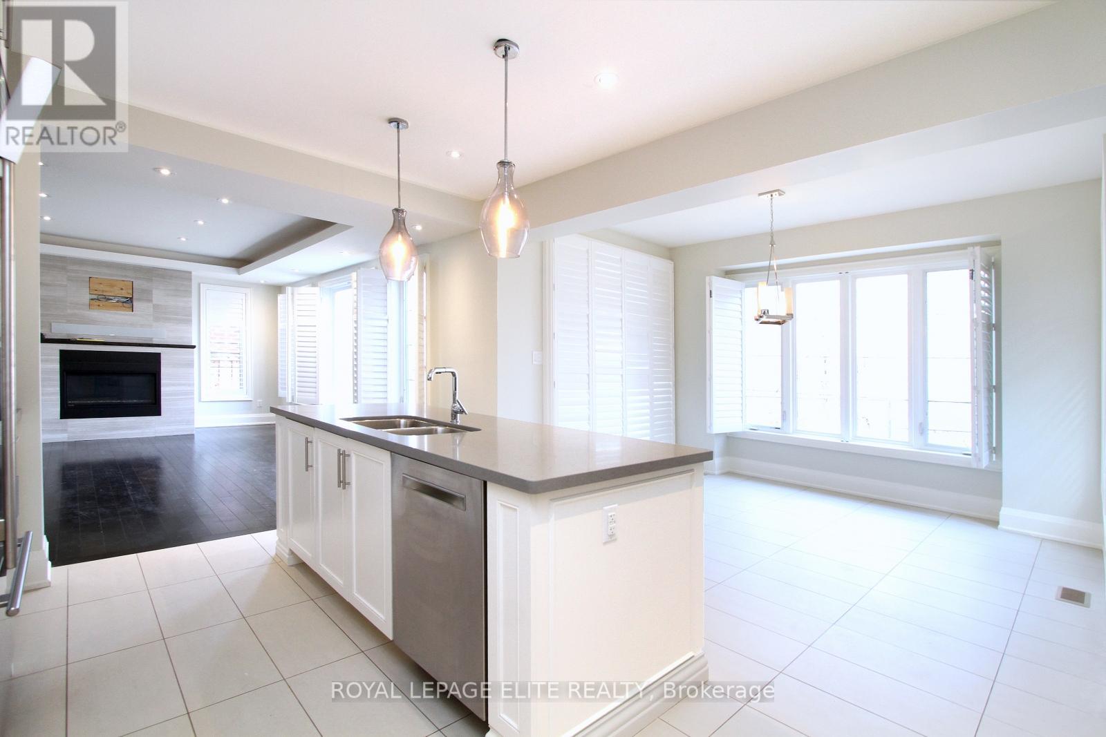 486 Hidden Trail, Oakville, Ontario  L6M 0N4 - Photo 11 - W12676376