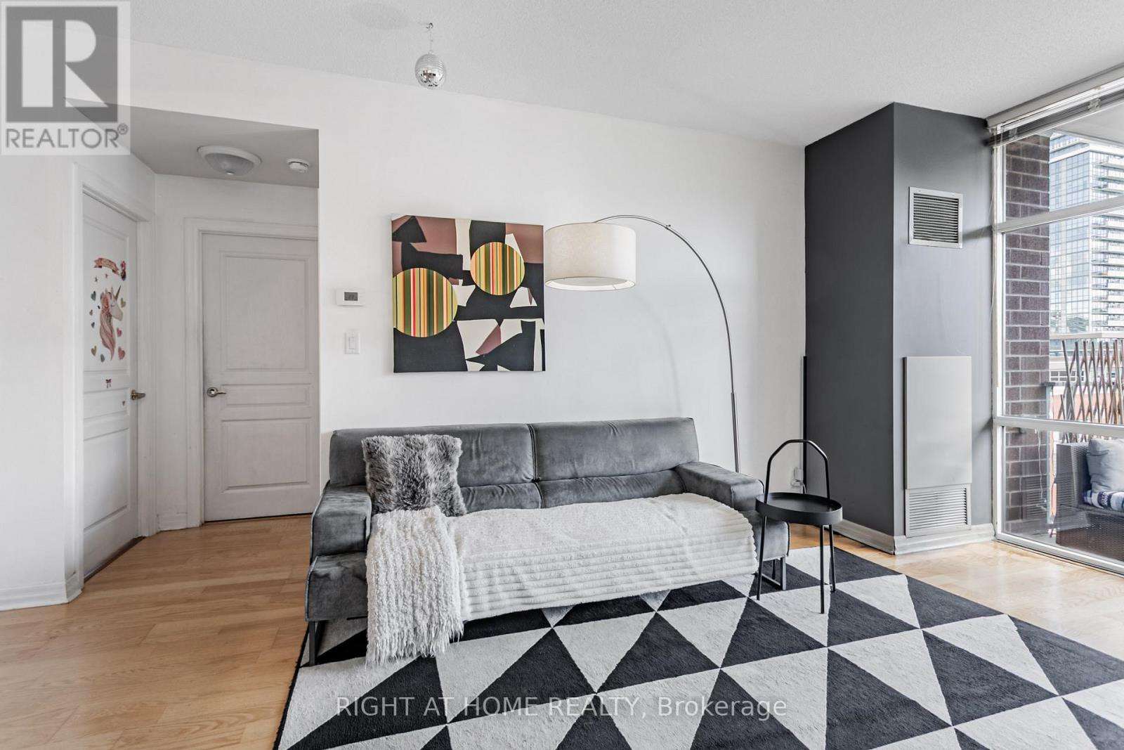 405 - 70 Port Street E, Mississauga, Ontario  L5G 4V8 - Photo 10 - W12676418