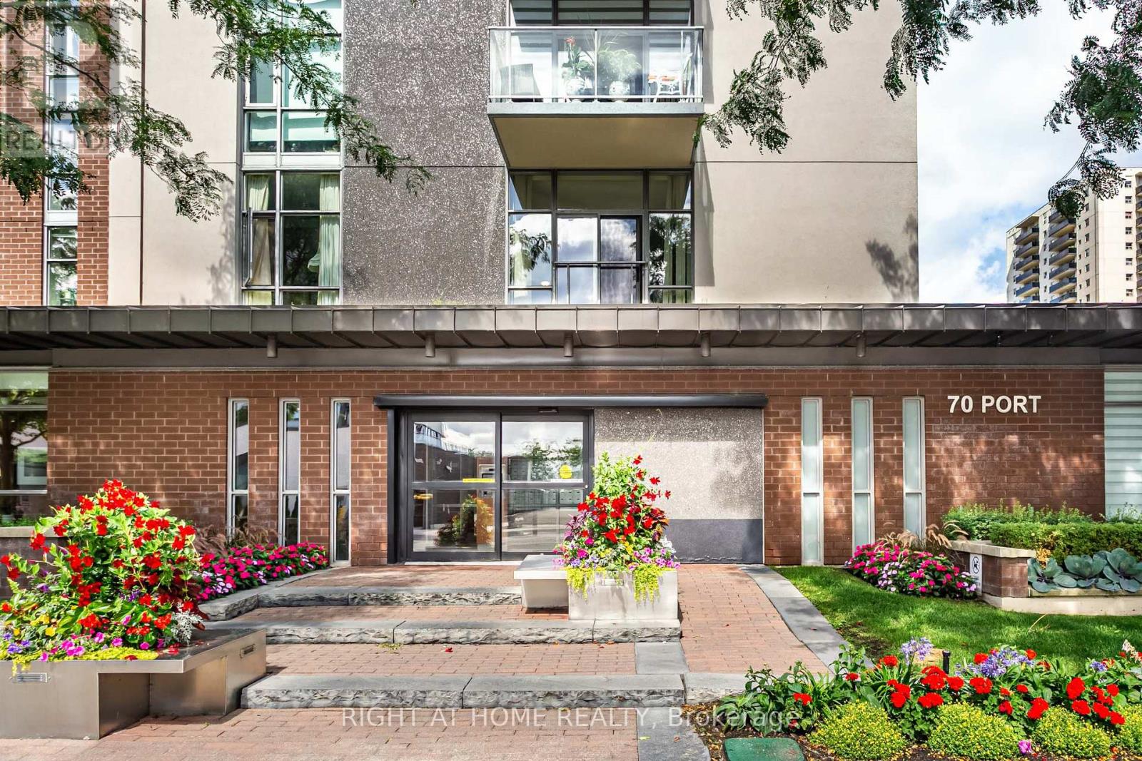 405 - 70 Port Street E, Mississauga, Ontario  L5G 4V8 - Photo 3 - W12676418