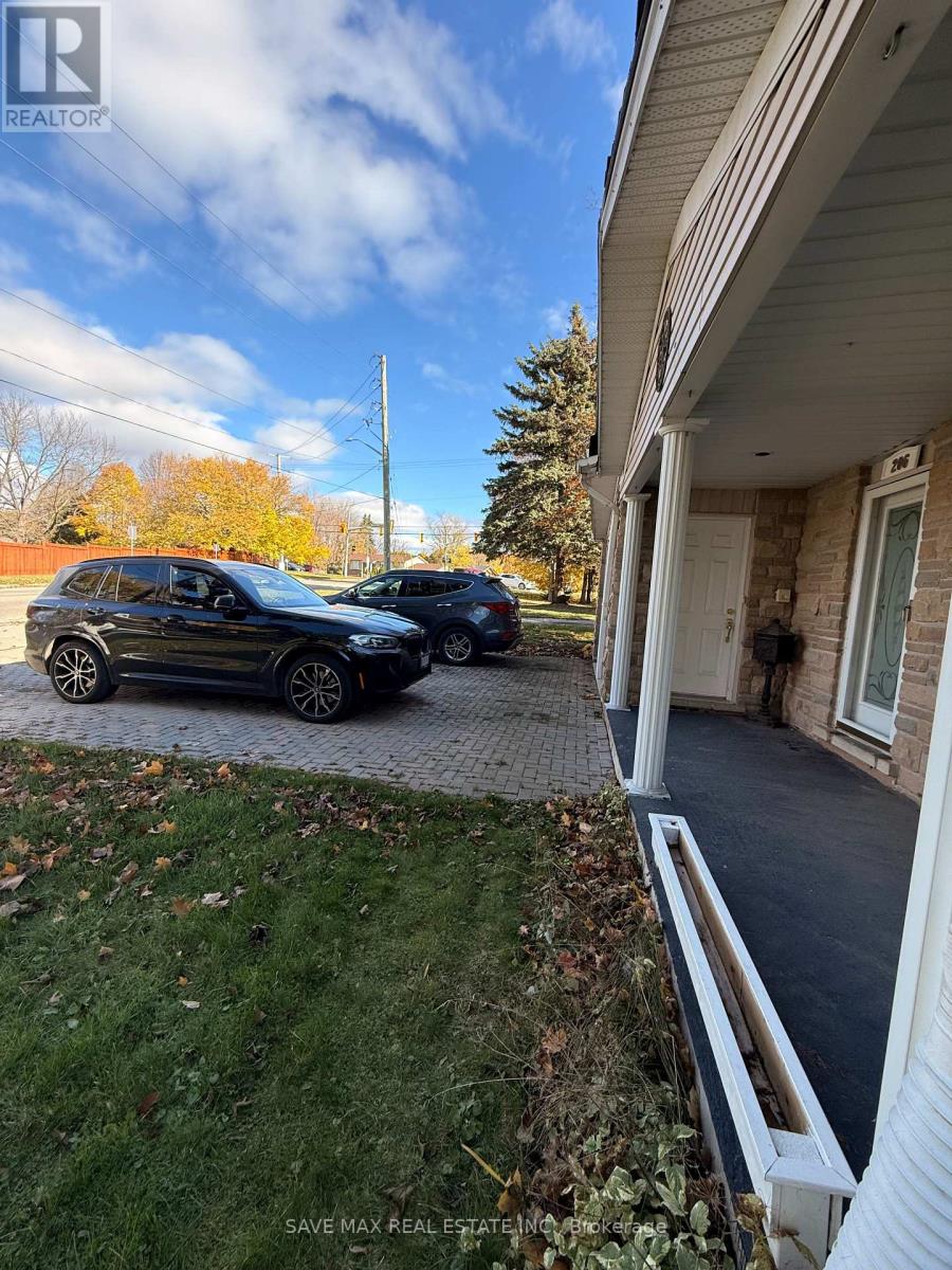 Main Level - 206 Winston Boulevard, Cambridge, Ontario  N3C 1M3 - Photo 4 - X12676400