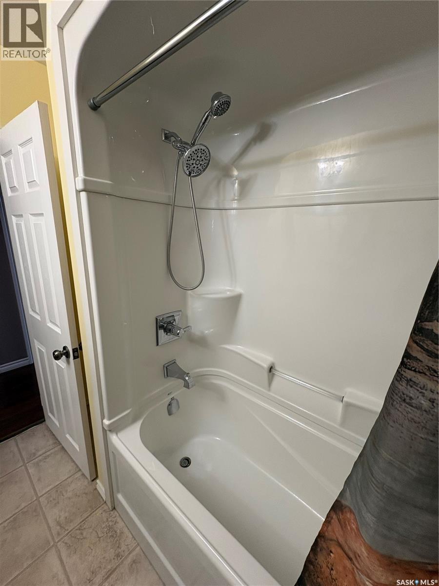 222 1st Street Ne, Wadena, Saskatchewan  S0A 4J0 - Photo 6 - SK026384