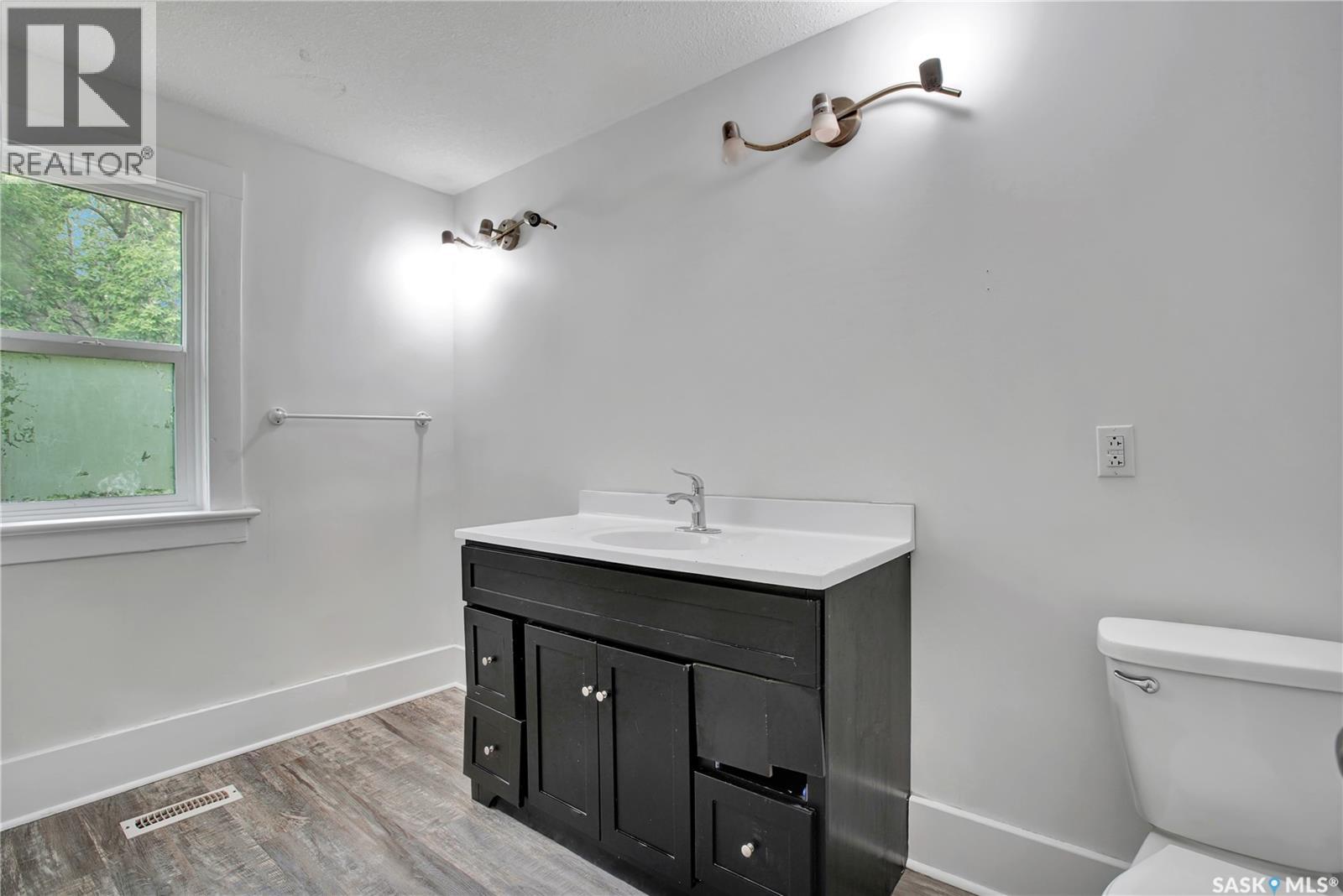 221 N Avenue S, Saskatoon, Saskatchewan  S7M 2N1 - Photo 17 - SK026365