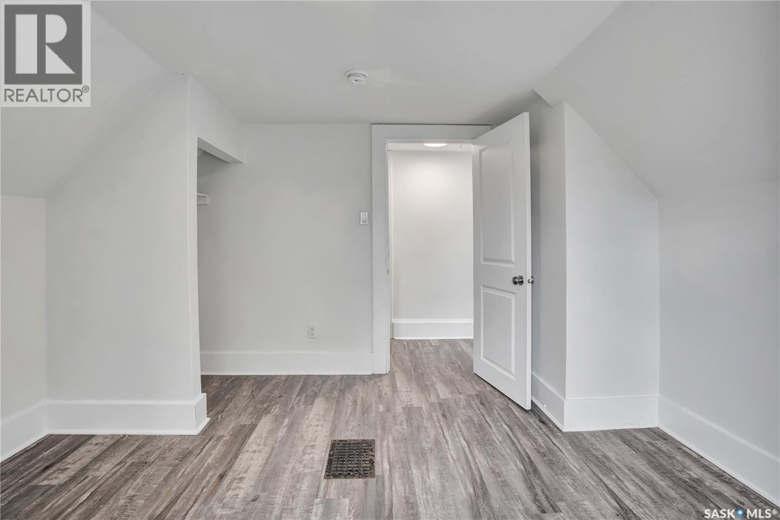 221 N Avenue S, Saskatoon, Saskatchewan  S7M 2N1 - Photo 20 - SK026365