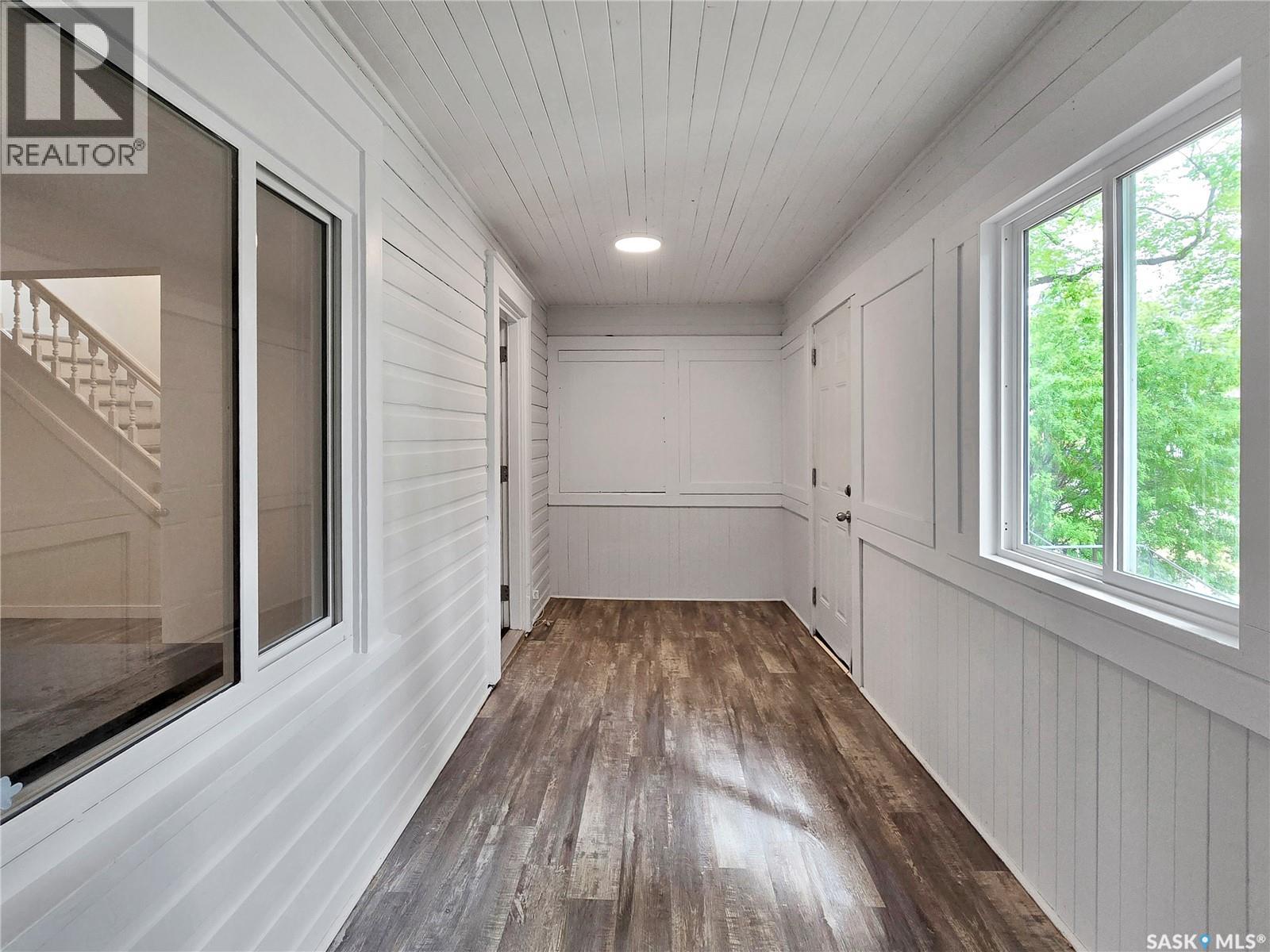 221 N Avenue S, Saskatoon, Saskatchewan  S7M 2N1 - Photo 3 - SK026365