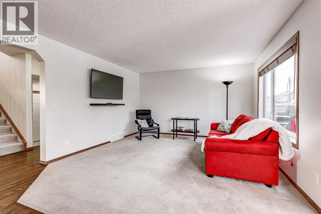 149 Coventry Court Ne, Calgary, Alberta  T3K 5E9 - Photo 4 - A2275096