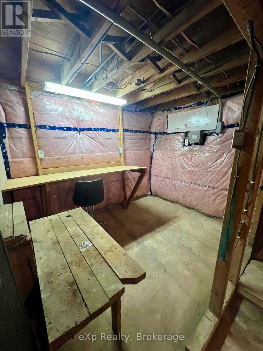 873 14th Street W, Georgian Bluffs, Ontario  N4K 6V5 - Photo 14 - X12676512