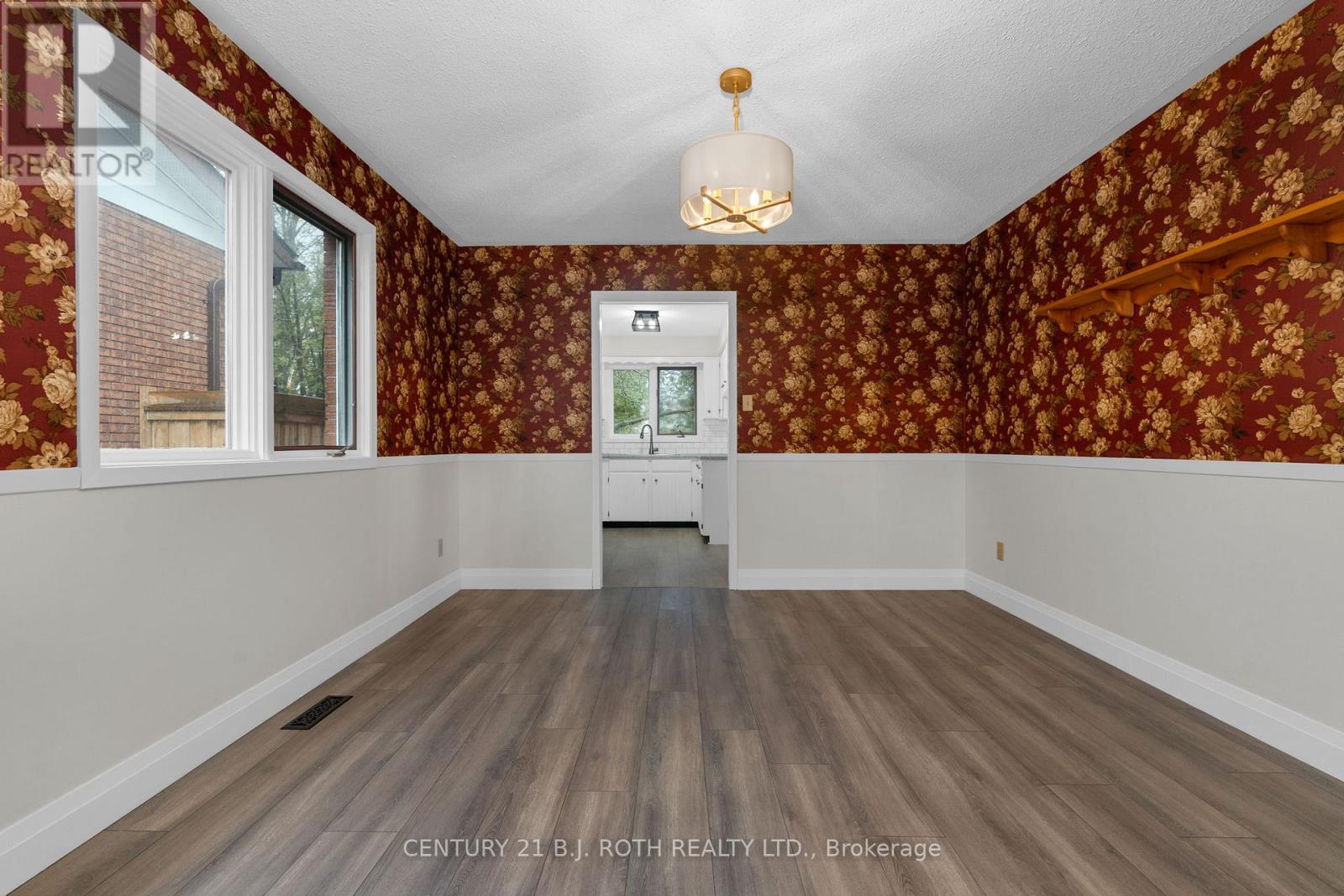 4 White Pine Place, Barrie, Ontario  L4M 5L7 - Photo 12 - S12512182