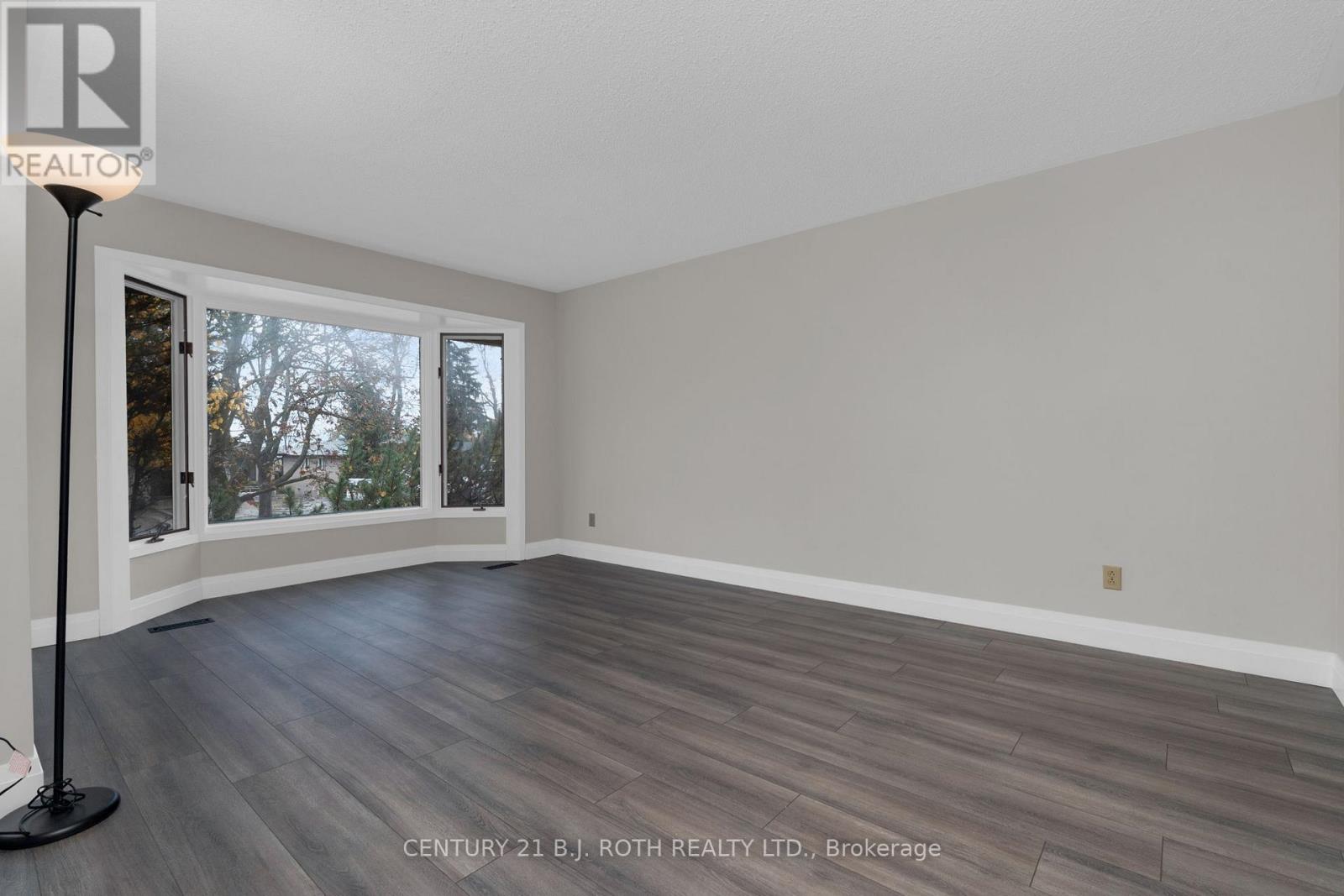 4 White Pine Place, Barrie, Ontario  L4M 5L7 - Photo 14 - S12512182