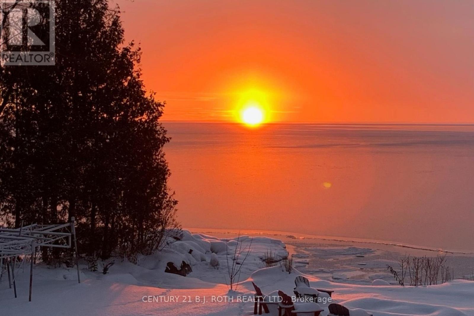 95 Lakeshore Road E, Oro-Medonte, Ontario  L0L 2E0 - Photo 4 - S12475807