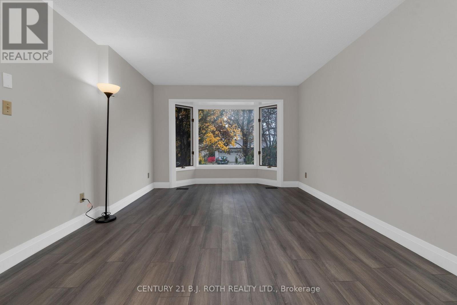 4 White Pine Place, Barrie, Ontario  L4M 5L7 - Photo 15 - S12512182